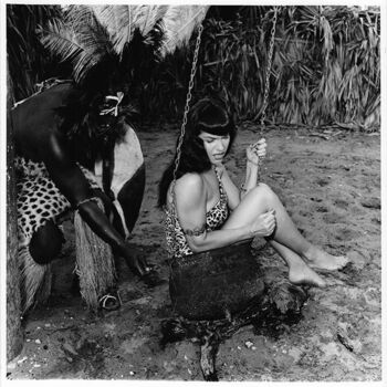 Φωτογραφία με τίτλο "Floride – 1955 #10" από Betty Page - Bunny Yeager, Αυθεντικά έργα τέχνης, Μη χειραγωγημένη φωτογραφία