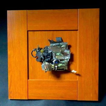 Escultura titulada "Kodak Movie Camera,…" por Bill Reiter, Obra de arte original, Metales Montado en Panel de madera