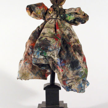 Escultura intitulada "POUPÉE" por Bruno Laxague, Obras de arte originais, Média Mixtas