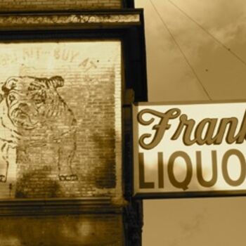 Photographie intitulée "Frank's Liquors" par Blew, Œuvre d'art originale