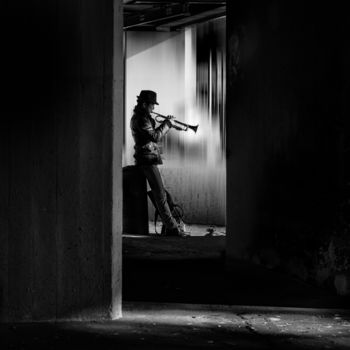 "Le trompettiste" başlıklı Fotoğraf Bogdan Kotewicz tarafından, Orijinal sanat, Dijital Fotoğrafçılık Alüminyum üzerine mont…