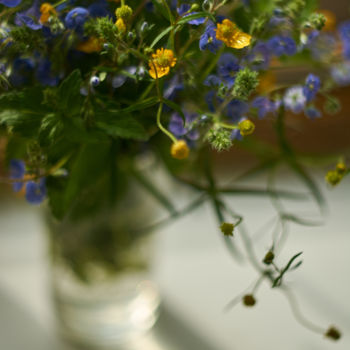 Fotografie getiteld "Wildflowers in a gl…" door Ekaterina Bokova, Origineel Kunstwerk, Digitale fotografie