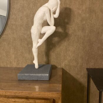 「Danse ta vie」というタイトルの彫刻 Nicole Boldoによって, オリジナルのアートワーク, セラミックス