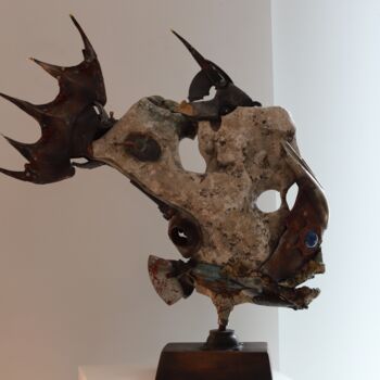 Skulptur mit dem Titel ""Piranha"" von Boris Sarikov, Original-Kunstwerk, Stein