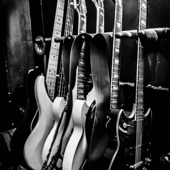 Photography titled "Stock Guitares - Li…" by Brice Bourgois, Original Artwork, Digital Photography