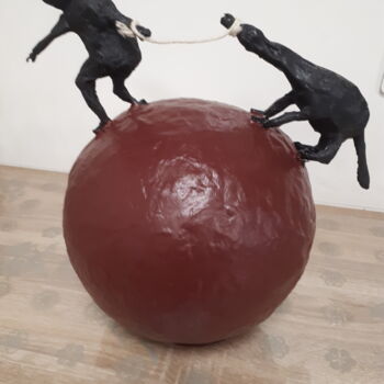 Sculpture titled "Pas de titre" by Brigitte Barcelo, Original Artwork, Paper maché