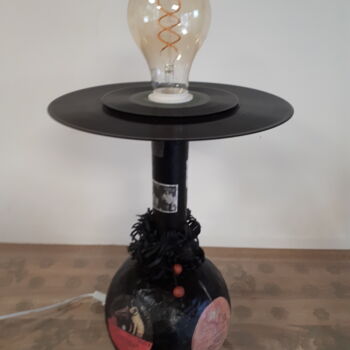 Sculpture titled "Lampe vintage" by Brigitte Barcelo, Original Artwork, Paper maché
