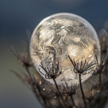 Photographie intitulée "La bulle Lune" par Brigitte Marcotte, Œuvre d'art originale, Photographie numérique