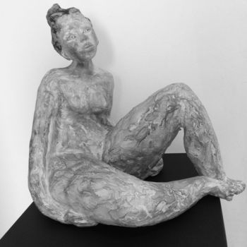 Sculpture intitulée "Étonnée" par Brigitte Reina, Œuvre d'art originale, Terre cuite
