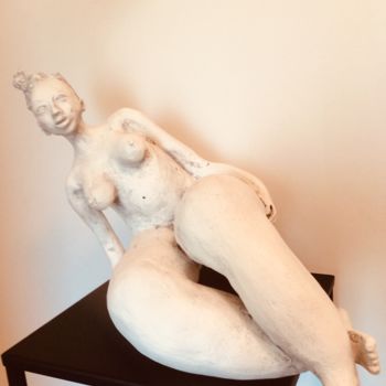 Escultura intitulada "Sur le côté" por Brigitte Reina, Obras de arte originais, Terracota