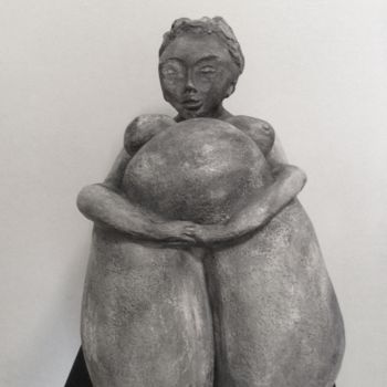Sculpture titled "Enceinte" by Brigitte Reina, Original Artwork, Terra cotta