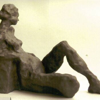 Sculpture titled "Celle qui regarde" by Brigitte Valin, Original Artwork, Metals