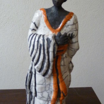 Sculpture intitulée "délicate ( jiao)" par Brigitte Zabeth, Œuvre d'art originale, Terre cuite