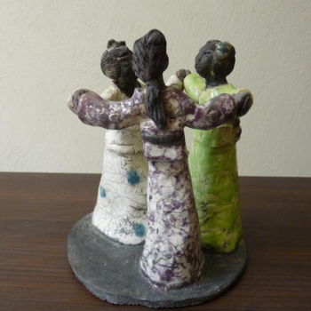 Sculpture intitulée "les trois amies" par Brigitte Zabeth, Œuvre d'art originale, Terre cuite