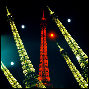 Fotografia intitulada "Eiffel en Lune" por Bruno Mesrine, Obras de arte originais, Light Painting