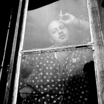 Photographie intitulée "Marolf fenêtre" par Bruno Mesrine, Œuvre d'art originale, Photographie argentique