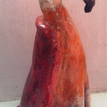 Скульптура под названием "Monstre Oiseau Rouge" - Buissonnières, Подлинное произведение искусства, Керамика