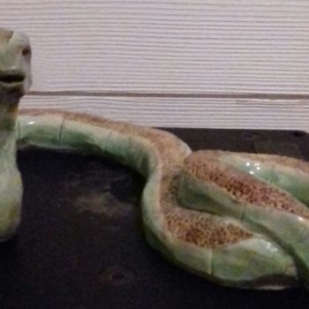 Sculptuur getiteld "Naer glas (Serpent…" door Buissonnières, Origineel Kunstwerk, Keramiek