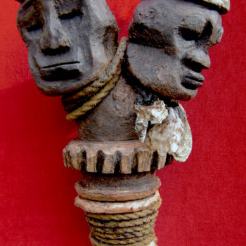 Escultura titulada "voodoo # 33" por Cambrousse, Obra de arte original, Madera