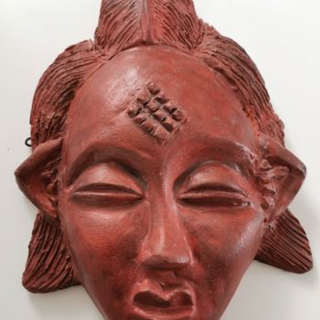 Sculptuur getiteld "Masque d'Indonésie" door Martine Caoudal, Origineel Kunstwerk, Klei