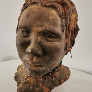 Sculpture titled "Tribue d'Afrique" by Martine Caoudal, Original Artwork, Clay