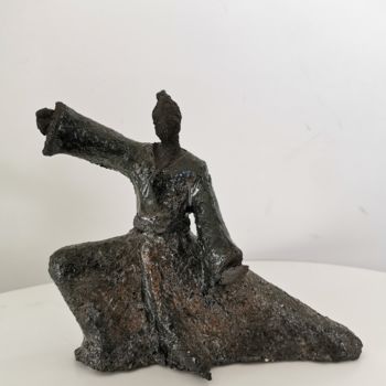 Skulptur mit dem Titel "Samouraï Raku" von Martine Caoudal, Original-Kunstwerk, Ton