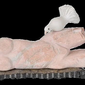 Sculptuur getiteld "FRAGMENTO ROSA COM…" door Carlos Rodrigues, Origineel Kunstwerk, Steen