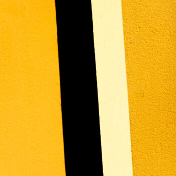 Fotografía titulada "Figure jaune et noi…" por Caroline Constant, Obra de arte original, Fotografía digital