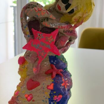 Sculpture intitulée "Lovée dans tes bras" par Caroline Montigneaux, Œuvre d'art originale, Autre