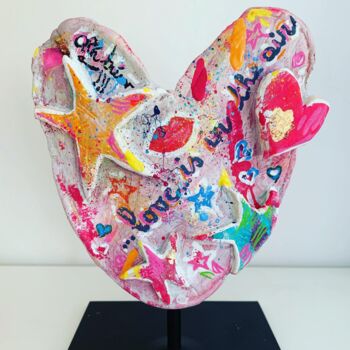 Sculpture intitulée "Love is in the air…" par Caroline Montigneaux, Œuvre d'art originale, Pâte polymère