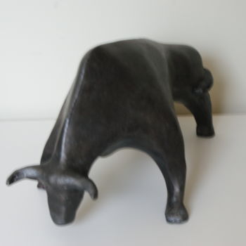 Skulptur mit dem Titel "taureau" von Cathbv, Original-Kunstwerk, Terra cotta
