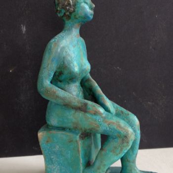 Sculpture titled "Une pose.jpg" by Catherine Clare, Original Artwork, Ceramics
