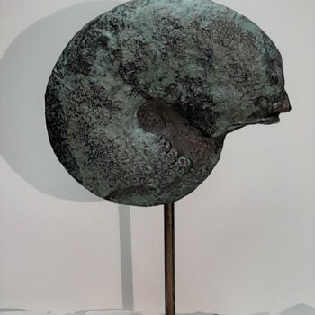 Sculpture titled "Fossile Hurlant" by Catherine Gardon, Original Artwork, Metals