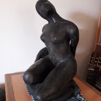 Sculpture intitulée ""la Jeanne"" par Catherine Demaugé Bost, Œuvre d'art originale, Céramique