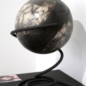 Sculpture titled "sphère raku" by Catherine Demaugé Bost, Original Artwork, Ceramics