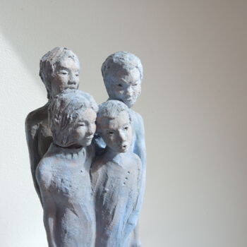 Скульптура под названием "En Famille - Sculpt…" - Catherine Zivi, Подлинное произведение искусства, Терракота