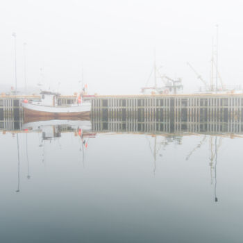 Fotografia intitulada "Port sous la brume" por Cbaud, Obras de arte originais, Fotografia digital