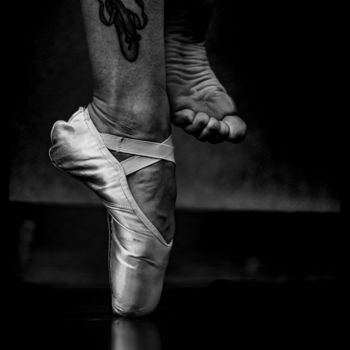 Photographie intitulée "Chut...Elle danse !" par Carine Chaligne, Œuvre d'art originale, Photographie numérique