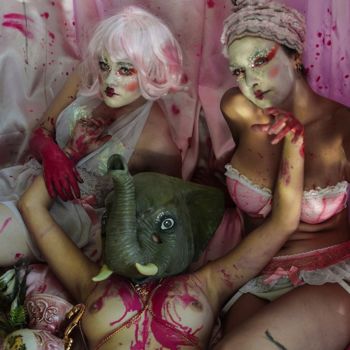 「Pink Runaway」というタイトルの写真撮影 Cécile Faurouxによって, オリジナルのアートワーク