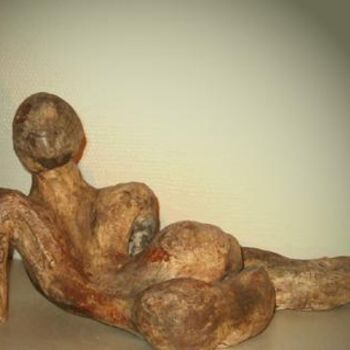 Sculpture intitulée "femme alongée" par Cecile Verdenne, Œuvre d'art originale, Autre