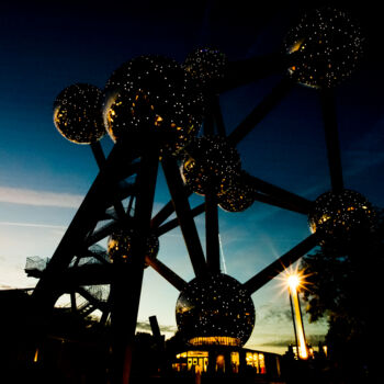 Photography titled "Atomium Sunset" by Cédric Gypen, Original Artwork, Digital Photography