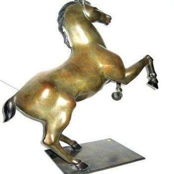 Sculpture intitulée "cheval cabré" par Charles Favard, Œuvre d'art originale