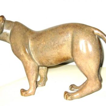 「Lionne」というタイトルの彫刻 Charles Favardによって, オリジナルのアートワーク
