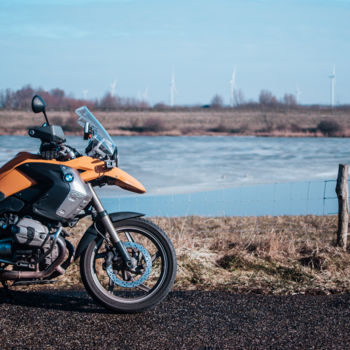 Photographie intitulée "Sunday ride" par Charlie, Œuvre d'art originale