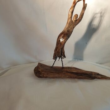 Sculpture titled "Etirement" by Charly Carpentier, Original Artwork, Wood