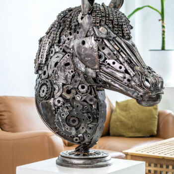 Скульптура под названием "Horse head scrap me…" - Chatree Choorachatatorn (Mari9art), Подлинное произведение искусства, Мета…