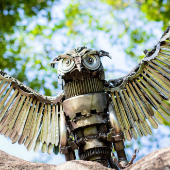 Скульптура под названием "Owl metal art sculp…" - Chatree Choorachatatorn (Mari9art), Подлинное произведение искусства, Мета…