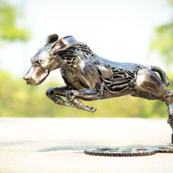 Sculpture intitulée "The rocket dog meta…" par Chatree Choorachatatorn (Mari9art), Œuvre d'art originale, Métaux