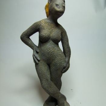 Sculpture titled "Femme Herissa" by Chloé Bercovici, Original Artwork, Ceramics