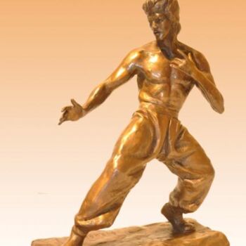 Sculpture titled "Bruce Lee (Li Xiaol…" by Chong En Cao, Original Artwork, Casting